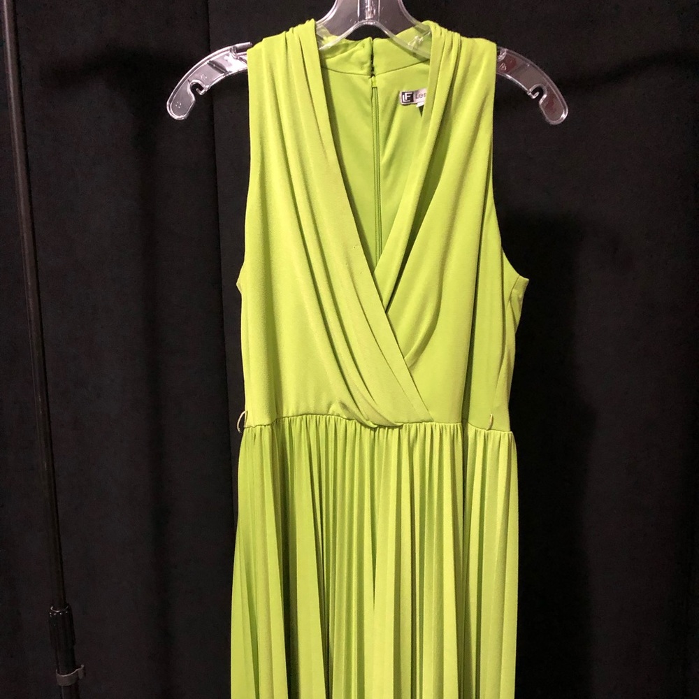 Va va voom bright green faux halter dress